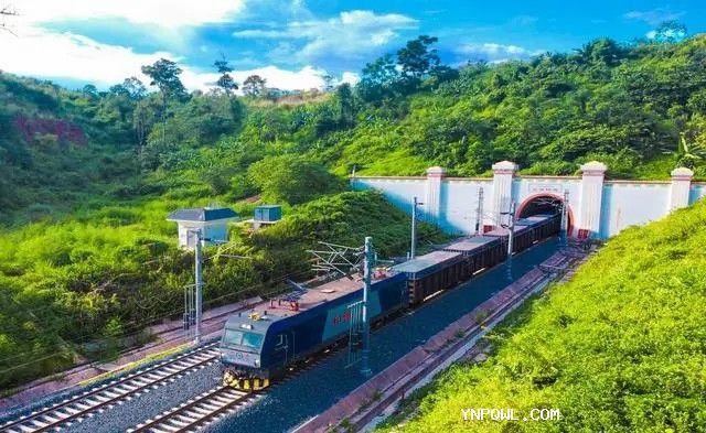 中國機電產品和“新三樣”等高新技術產品也通過中老鐵路