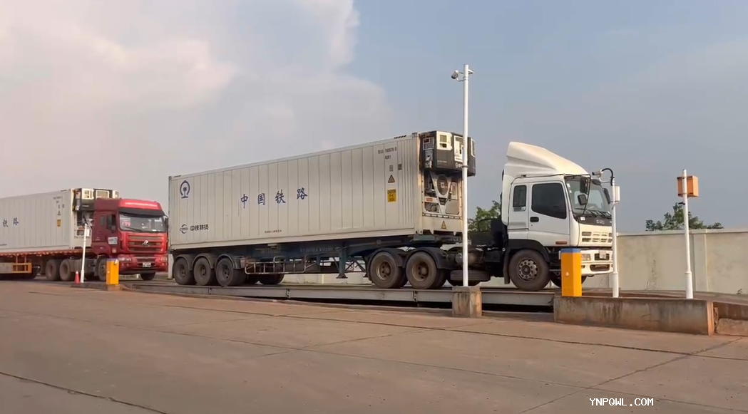 　     雙向互濟，中老鐵路開啟跨國運輸貨物