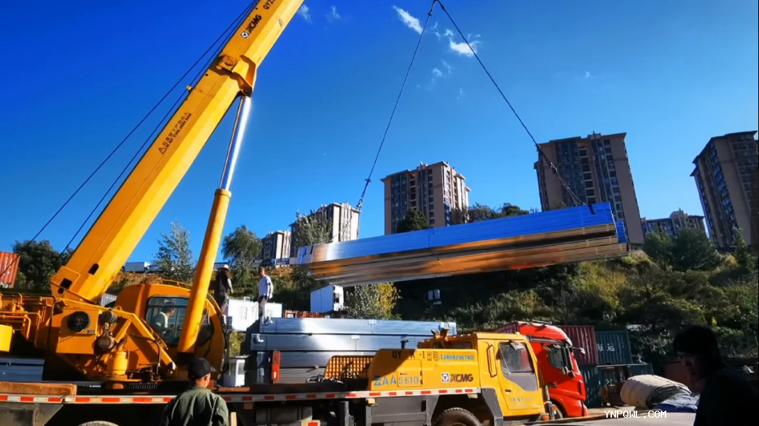 運輸鋼鐵和榴蓮中老鐵路會根據貨物采取相應的運輸措施