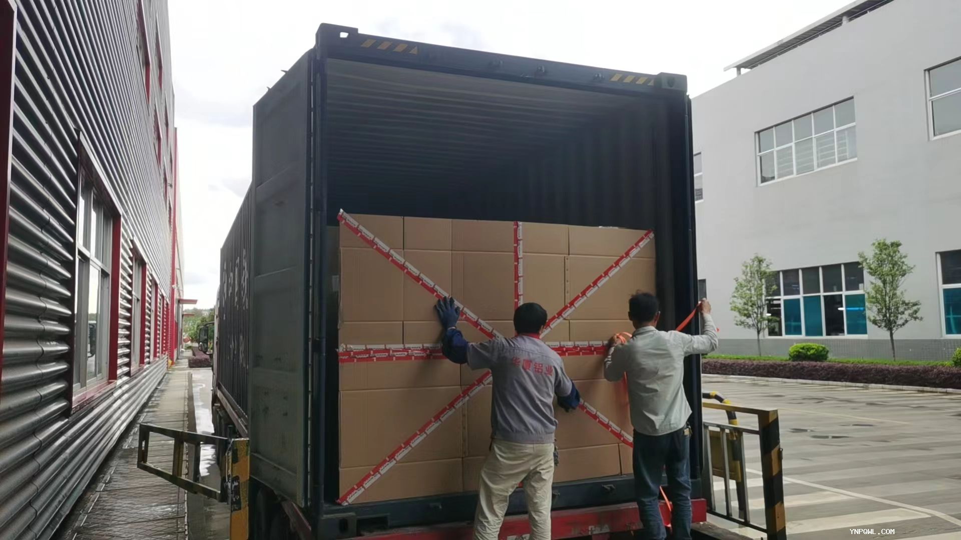 鐵路運輸中正確的貨物捆綁加固可以確保貨物安全性